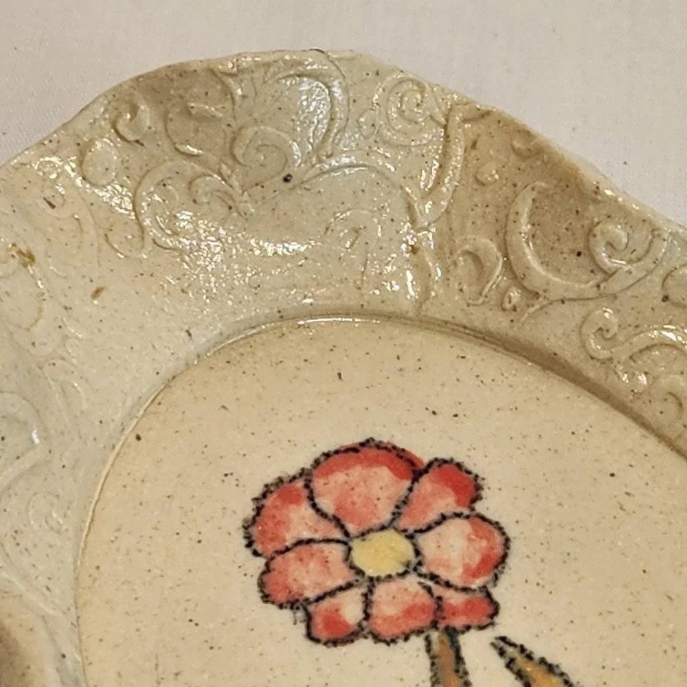 Studio Pottery‎ AG Signed Ceramic Trinket Dish Pink Flower Scalloped Cream 5
